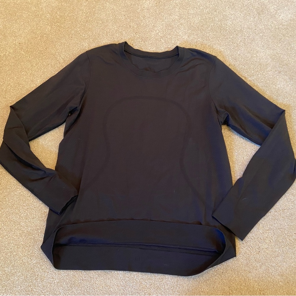 Black lululemon swiftly long sleeve